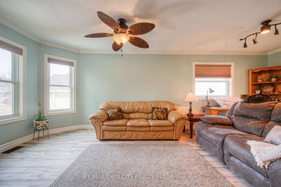 309 Christopher Dr, Cambridge -  image-0-1