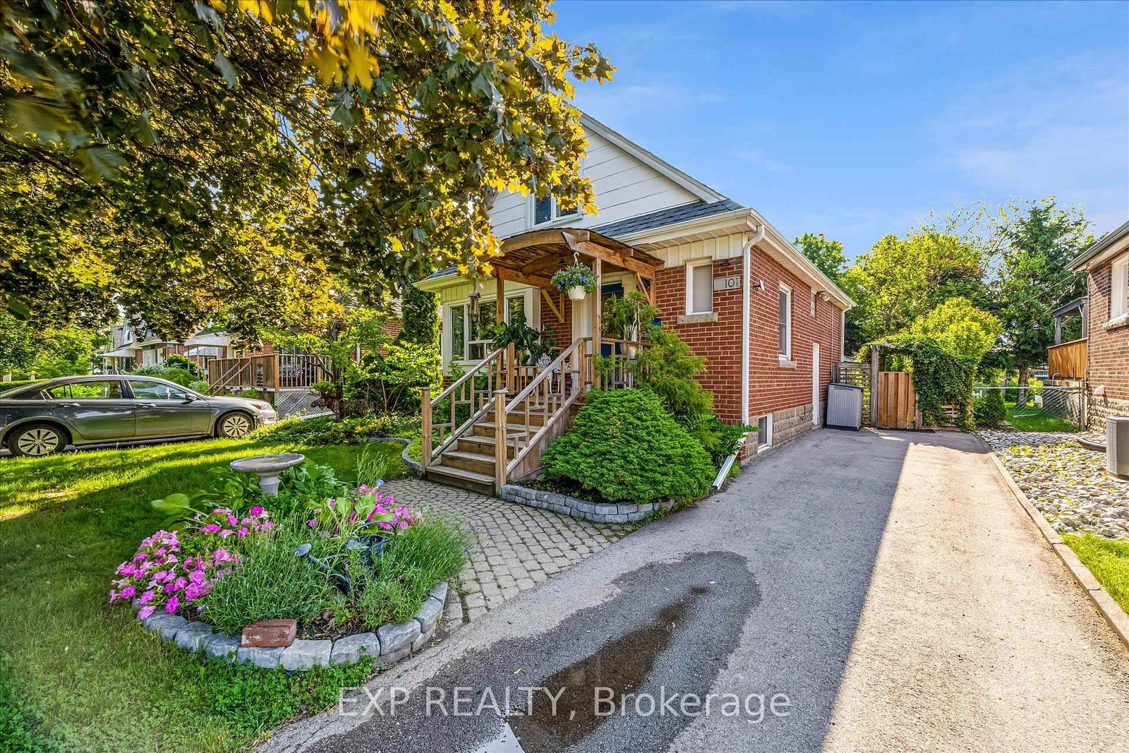 Detached House for sale at 101 Erin Avenue, Hamilton, Rosedale, L8K 4W1 - MLS: X12199833