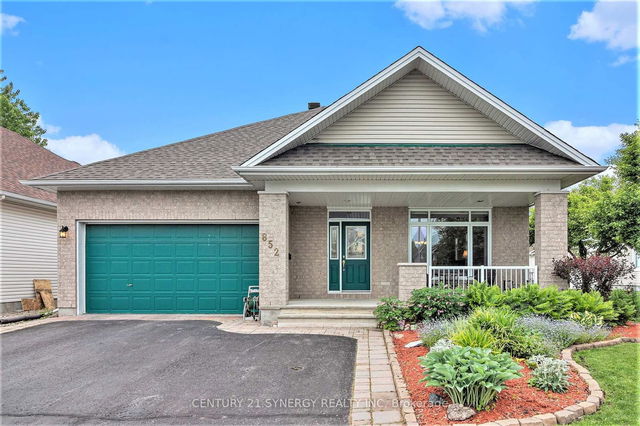 852 Swallowtail Crescent