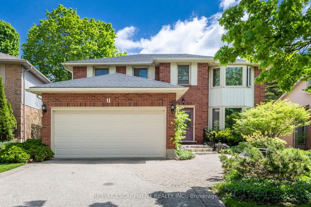 11 Bridlewood Drive