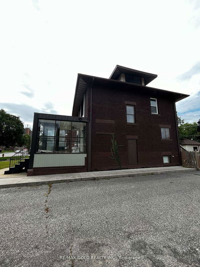 1575 Ouellette Ave, Windsor -  image-0-1