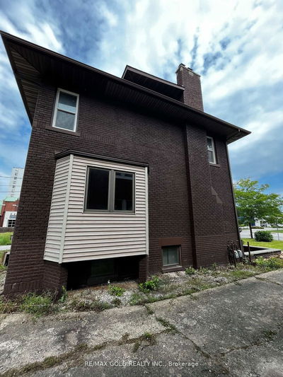 1575 Ouellette Ave, Windsor -  image-0-3