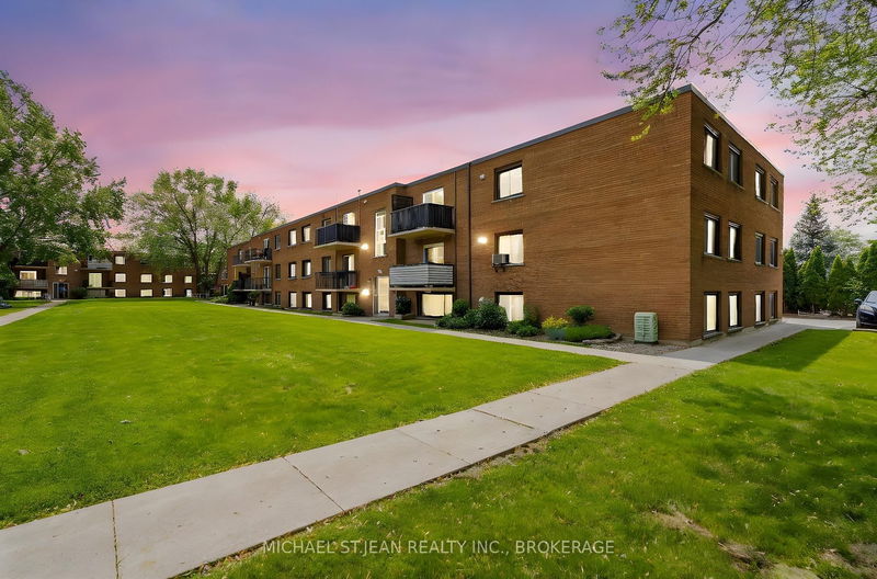 Unit 2 — 450 Carlton St, St. Catharines - Facer image-0-0