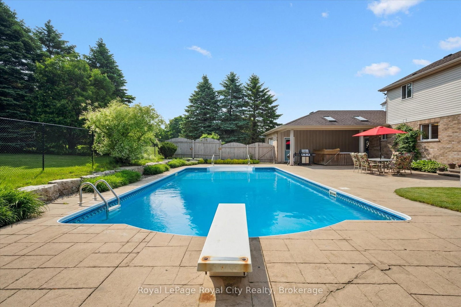 Listing Image 5