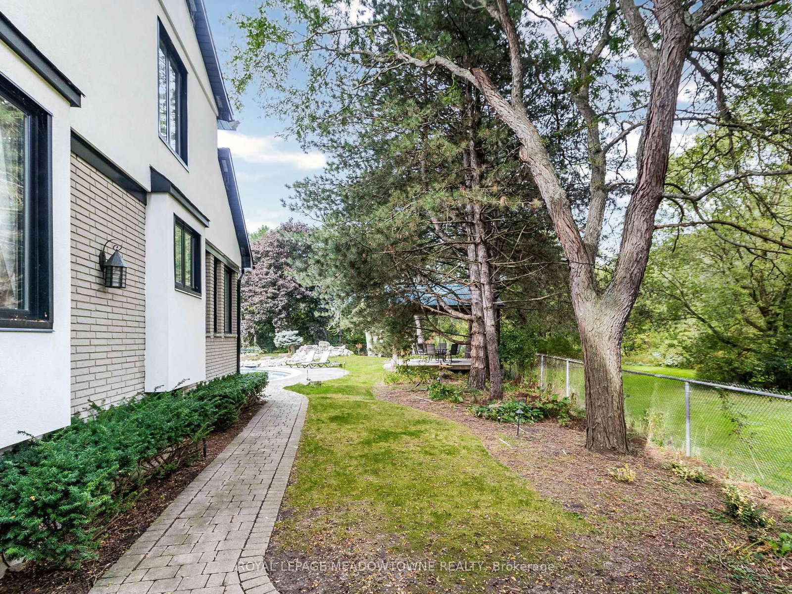 Listing Image 28