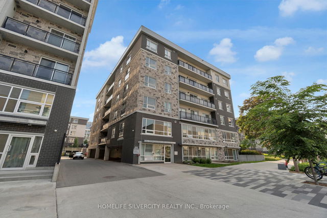 405 - 275 A Larch Street