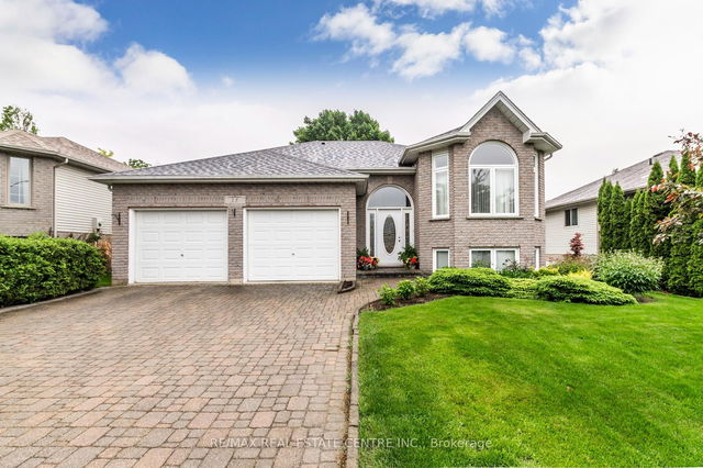 15 Bradbury Crescent