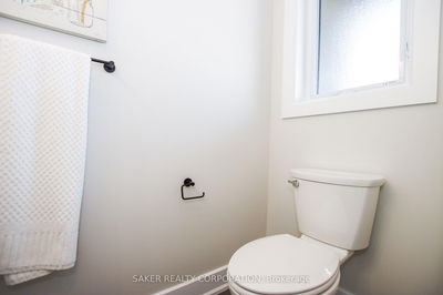 587 REGENT St, Strathroy-Caradoc - Mount Brydges image-0-4