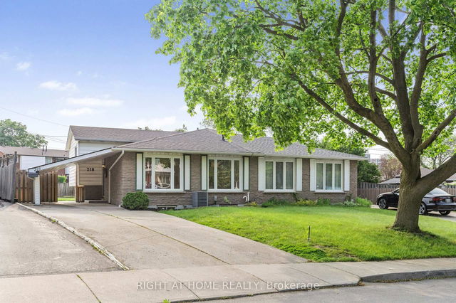 218 St Andrews Drive