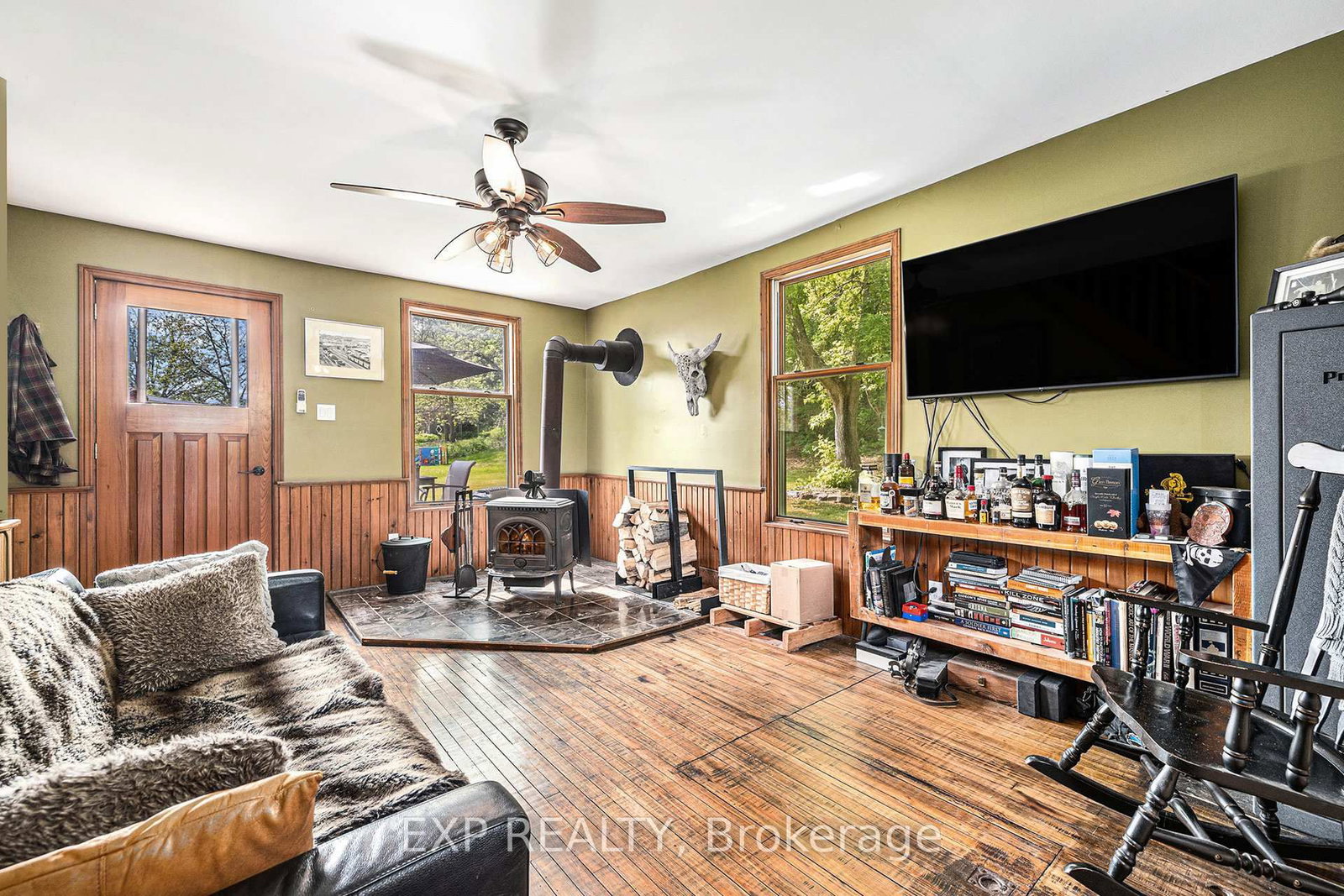 Listing Image 7