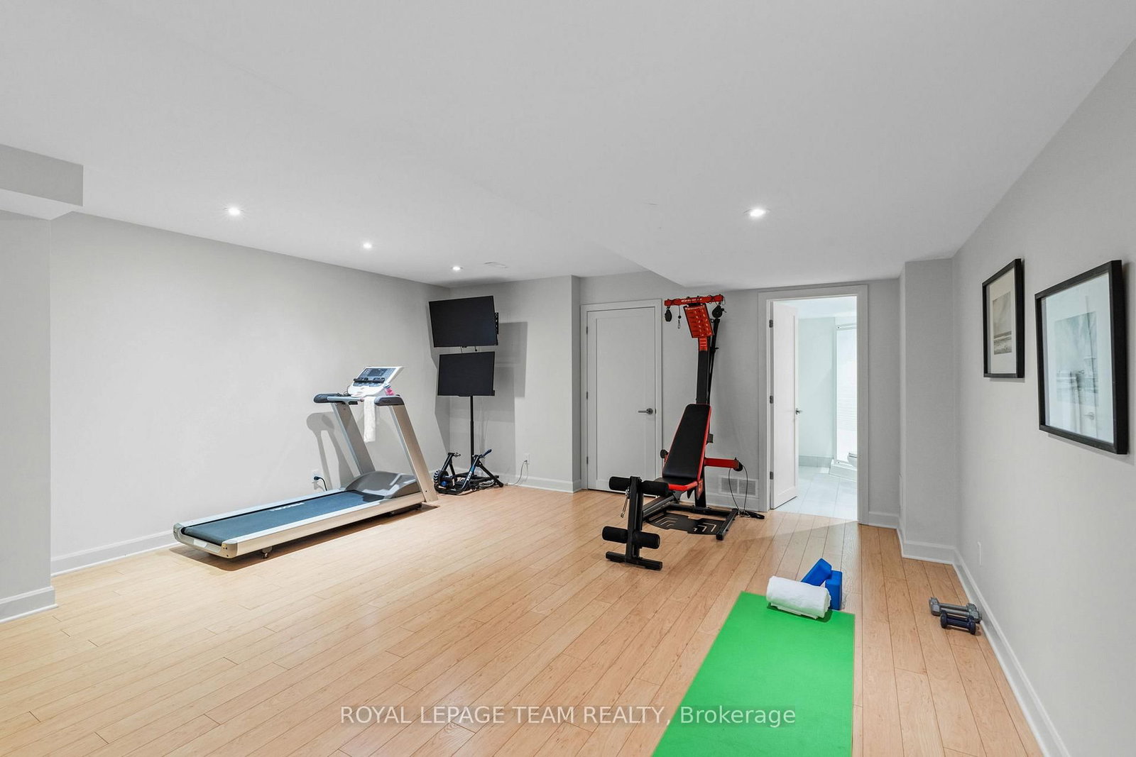 Listing Image 32