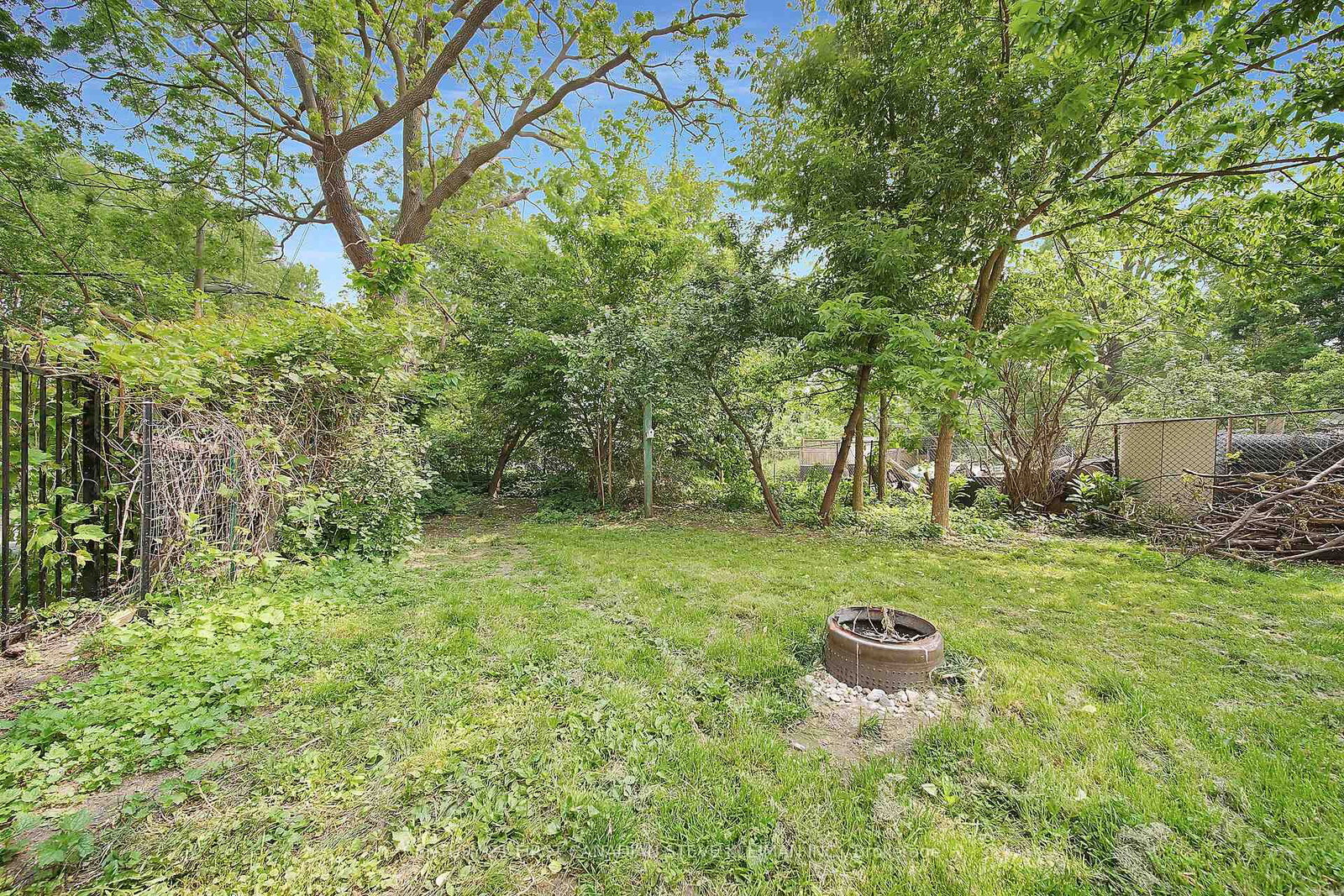 Listing Image 28