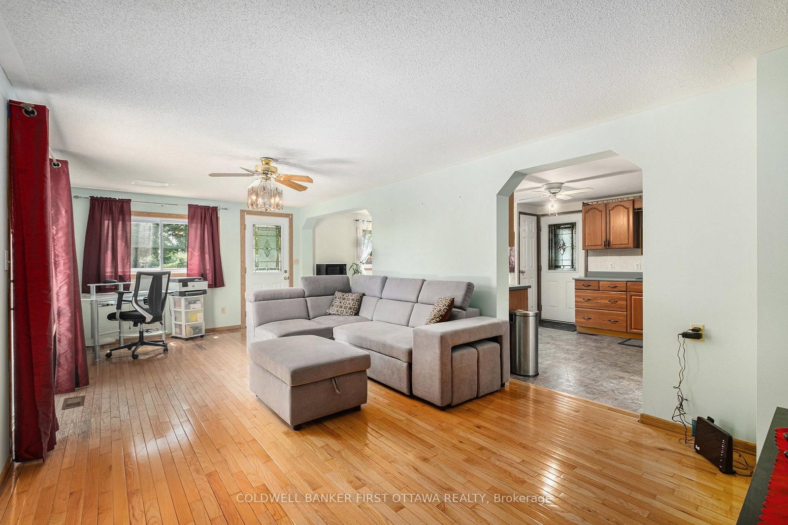 Listing Image 5