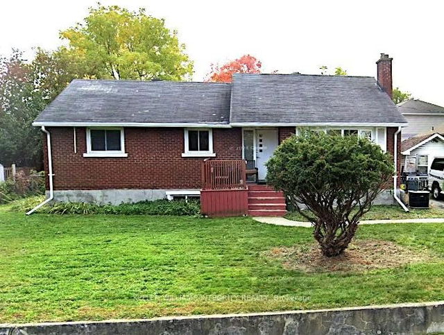 176 OAKRIDGE Boulevard