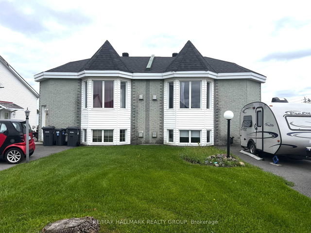 603 Paul Crescent