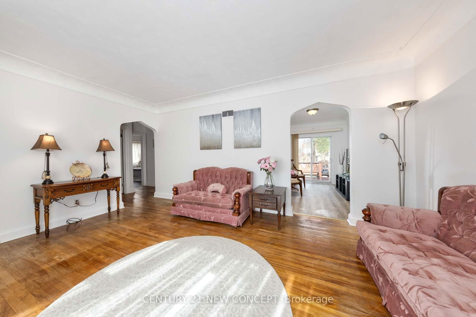 Listing photo 3