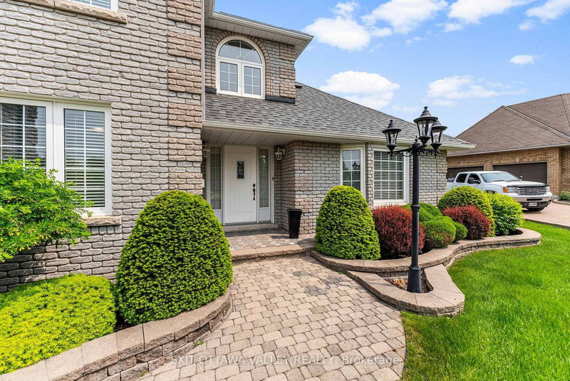 127 Owens St, Pembroke, K8A 8K1 | Image 3