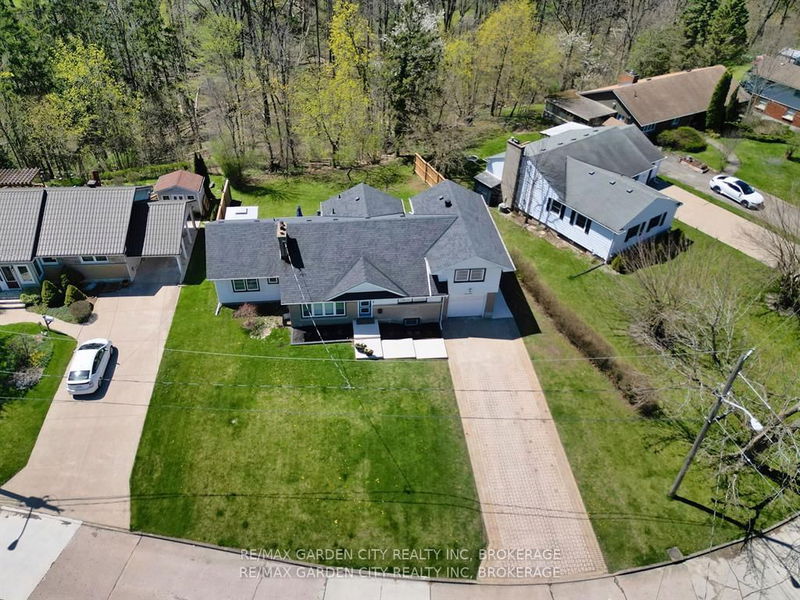 14 Elmridge Dr, St. Catharines - Glendale/Glenridge image-0-0