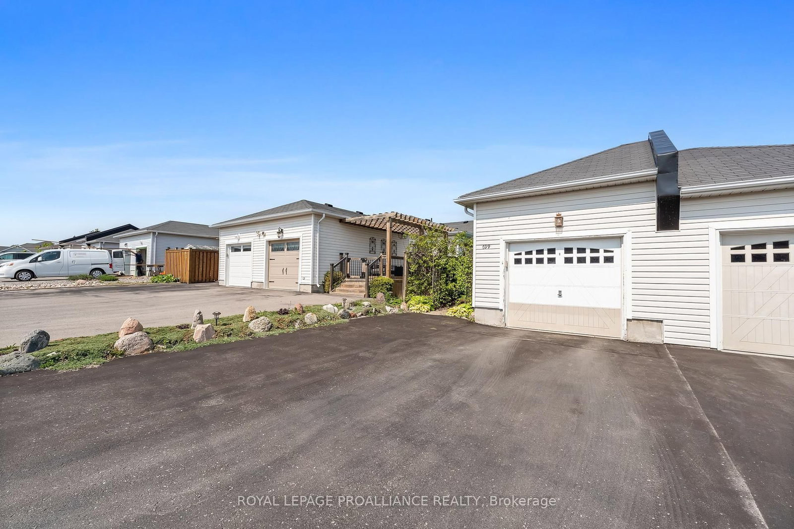 Listing Image 43