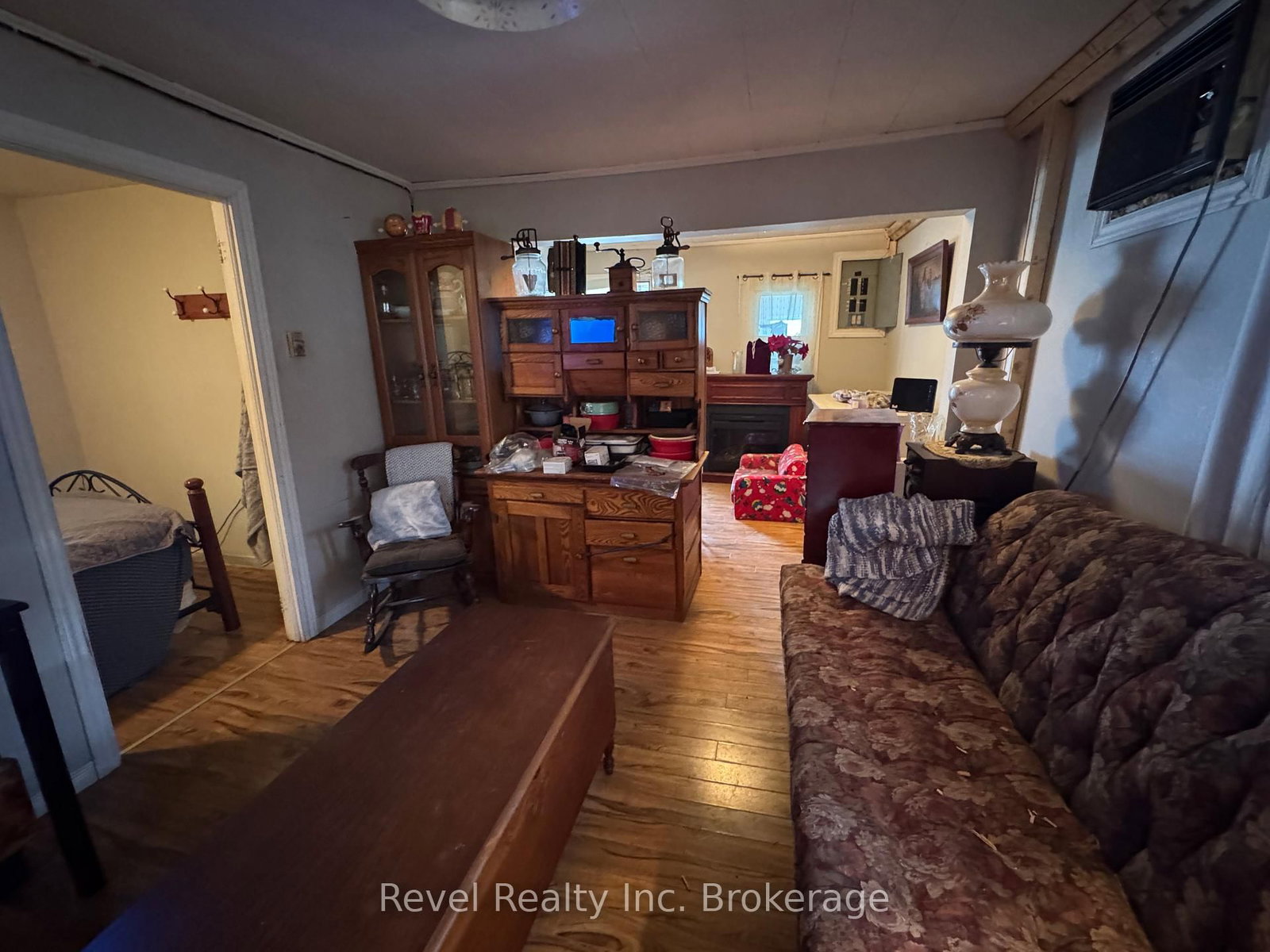 Listing Image 7