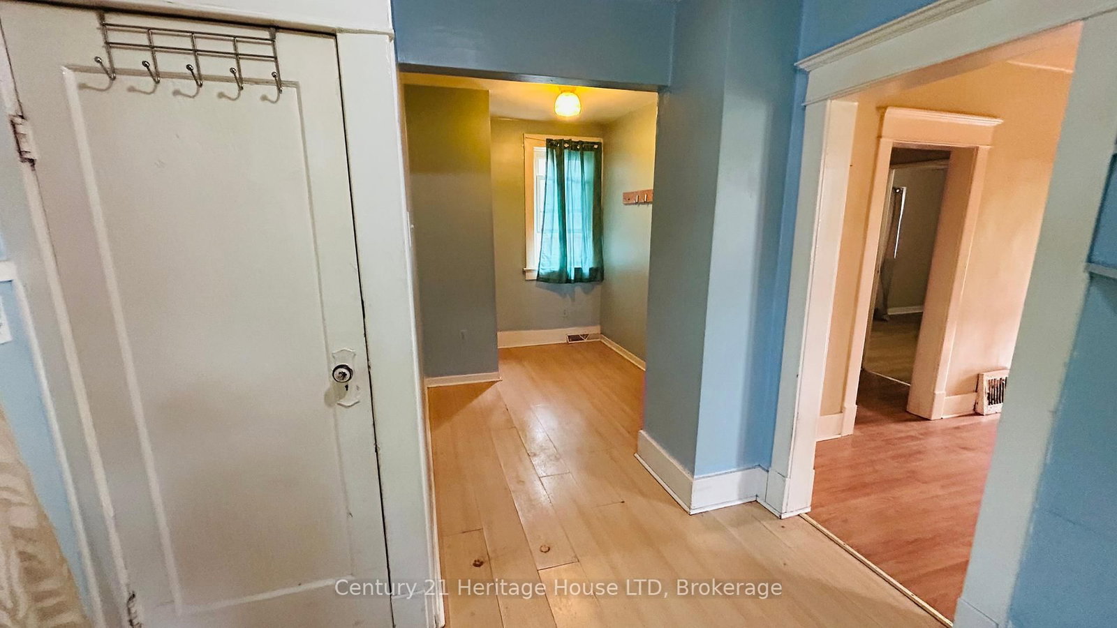 Listing Image 8