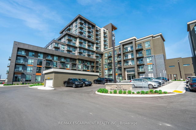 324 - 470 Dundas Street