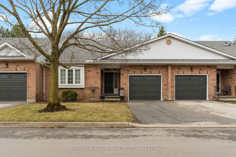 Unit 2 — 10 ELDERWOOD Dr, St. Catharines - Grapeview image-0-0