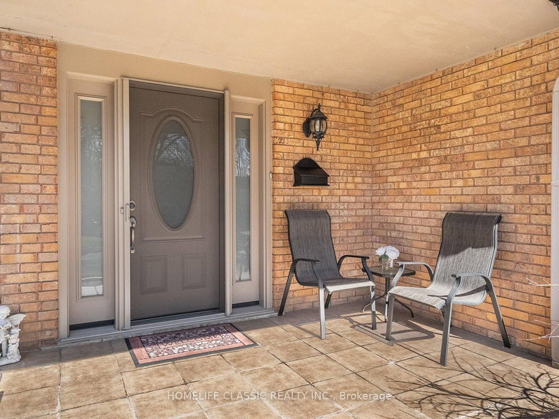 62 Terrace Dr, Hamilton, L9H 3X2 | Image 2