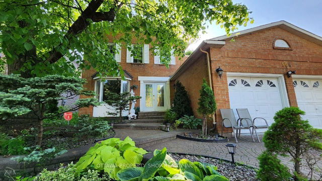 566 Falwyn Crescent