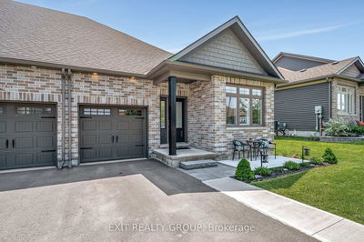 40 Curtis St, Prince Edward County - Picton Ward image-0-2
