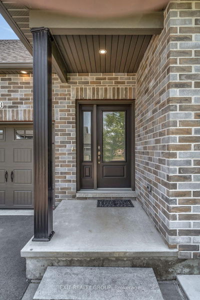 40 Curtis St, Prince Edward County - Picton Ward image-0-4