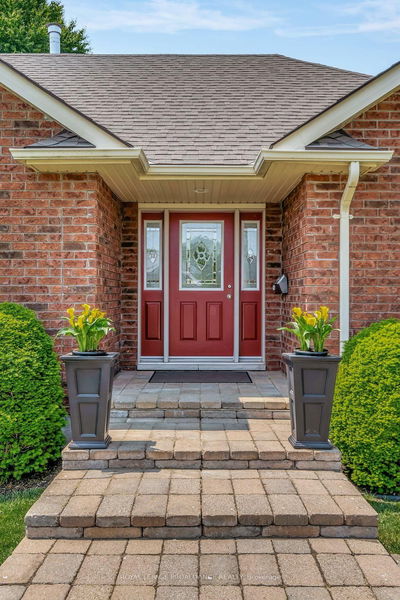 3 Hazel Crt, Belleville - Belleville Ward image-0-2