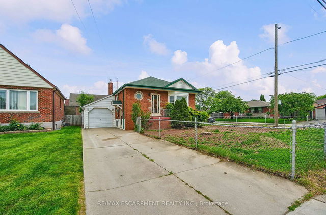287 Montrose Avenue