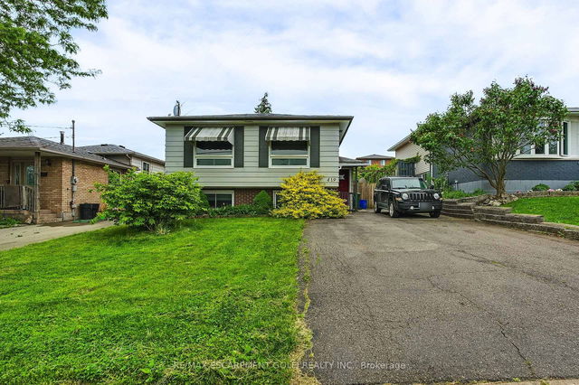 419 Queen Victoria Drive