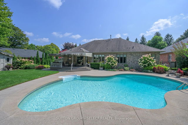 6 Tetherwood Court