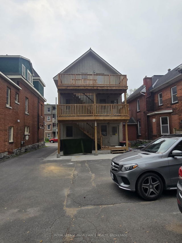 184 Bagot Street