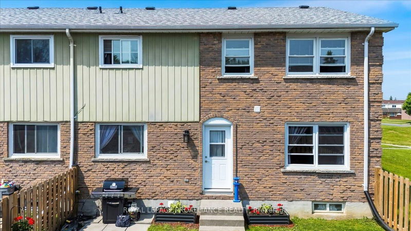 Unit 12 — 15 Tracey Park Dr, Belleville - Belleville Ward image-0-0