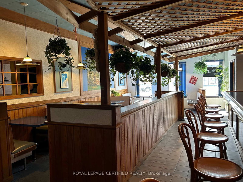 459 St Paul St, St. Catharines, L2R 3N4 | Image 2