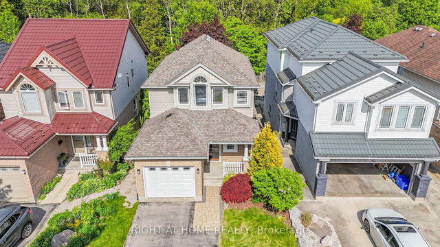 82 Rossmore Court
