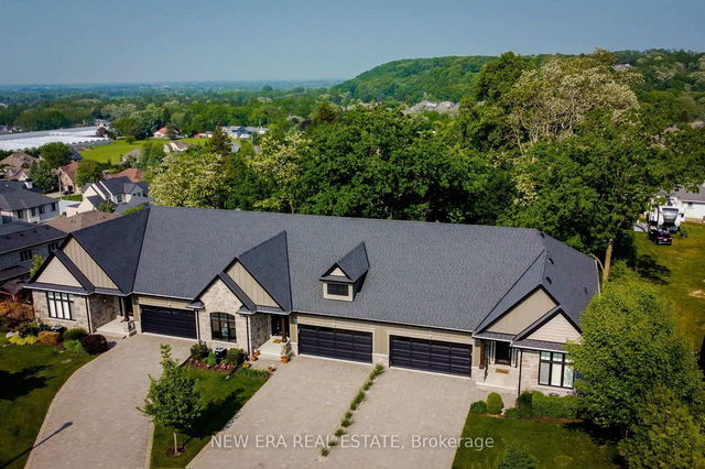 32 Ridgeview Crescent