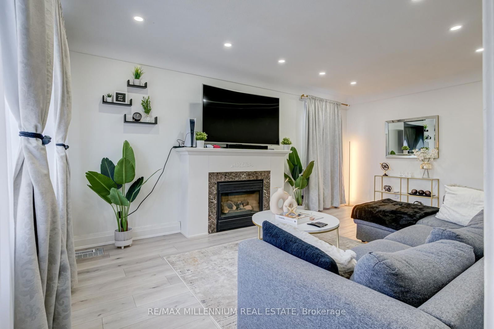 Listing Image 0