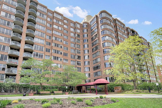 902 - 100 Grant Carman Drive