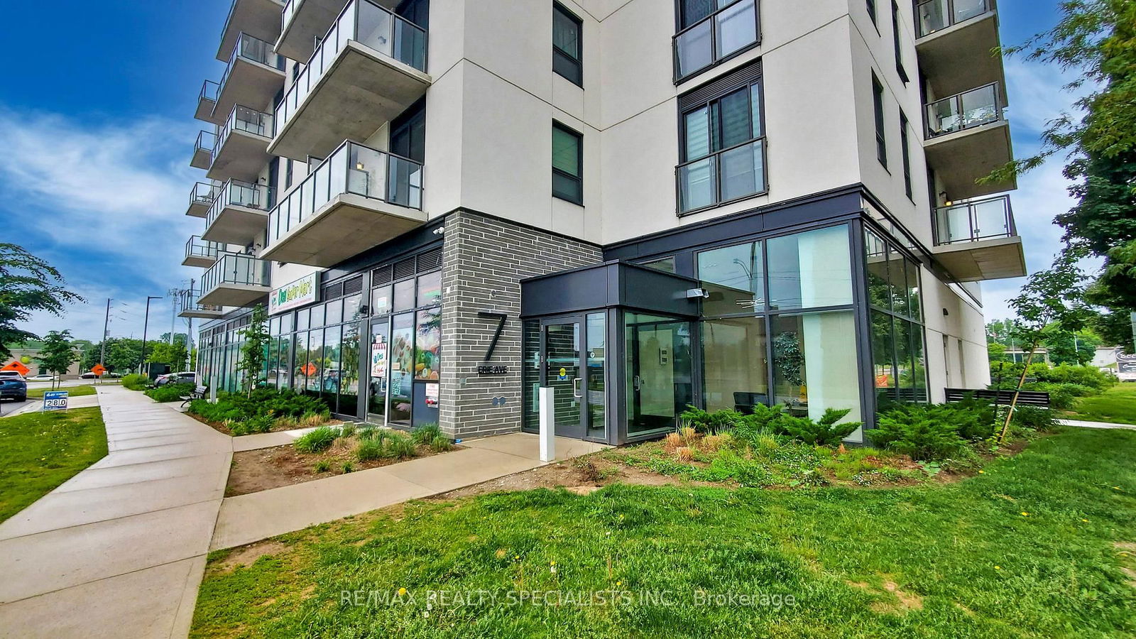 Listing Image 0