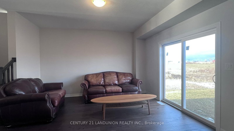 39 Meadowlark Dr, Port Colborne, L3K 6E3 | Image 3