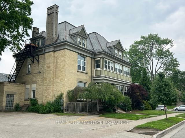 324 WOLFE Street