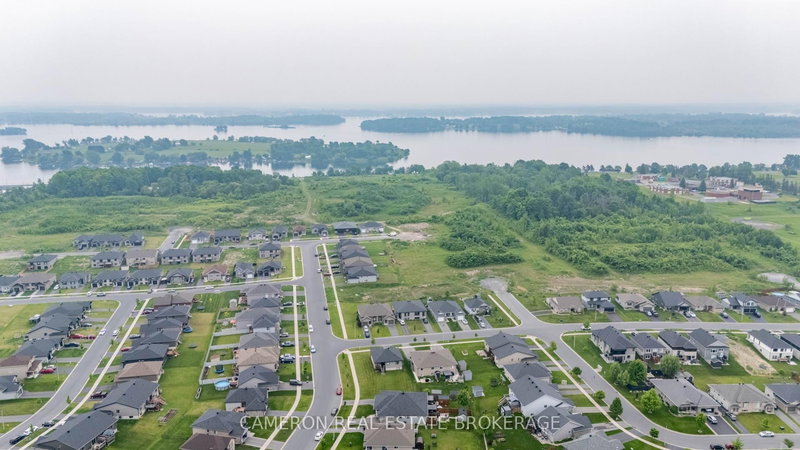 274 East Ridge Dr, Cornwall, K6H 0H5 | Image 2