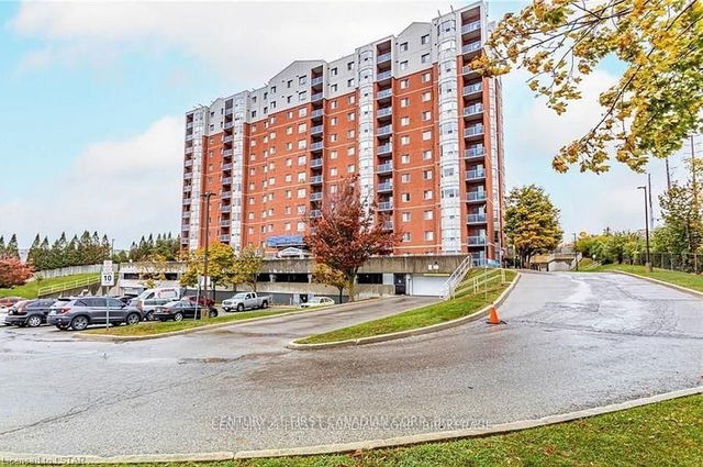 203 - 30 CHAPMAN Court