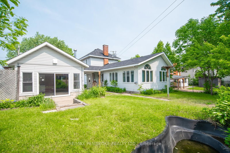 415 Trafalgar Rd, Pembroke, K8A 5B3 | Image 2