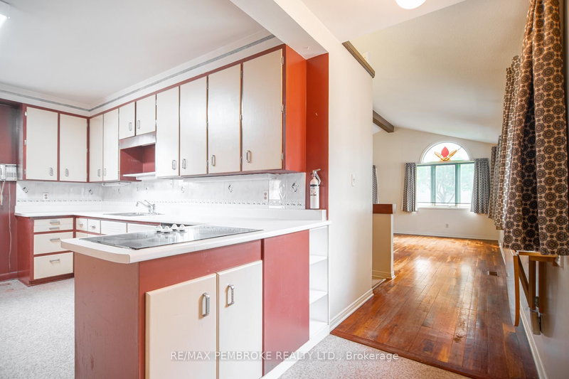 415 Trafalgar Rd, Pembroke, K8A 5B3 | Image 3