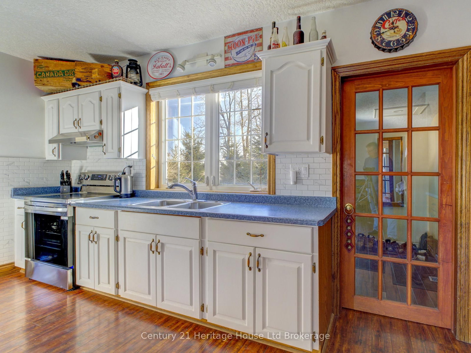 Listing Image 15